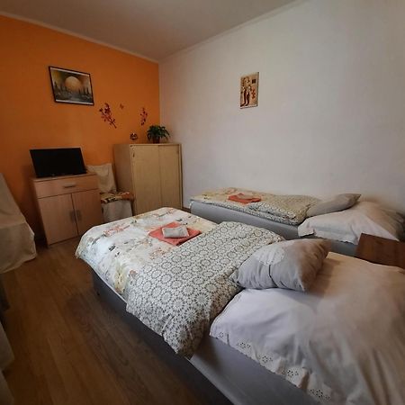 Kis Rigo Vendeghaz Hotel Salgotarjan Luaran gambar