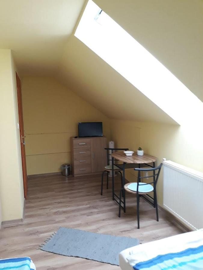 Kis Rigo Vendeghaz Hotel Salgotarjan Luaran gambar