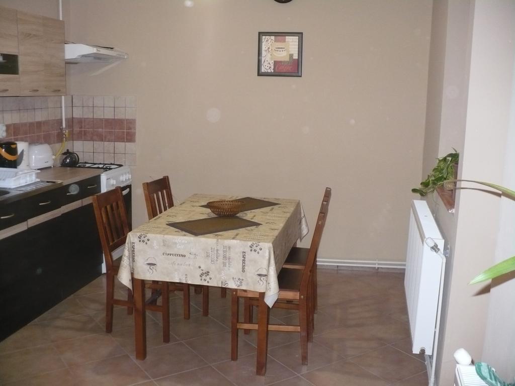 Kis Rigo Vendeghaz Hotel Salgotarjan Luaran gambar