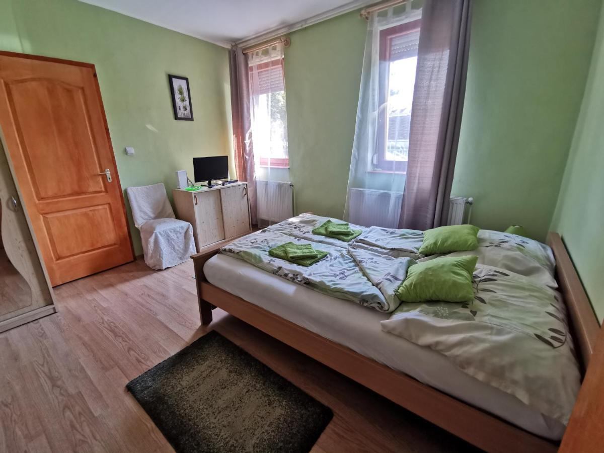 Kis Rigo Vendeghaz Hotel Salgotarjan Luaran gambar
