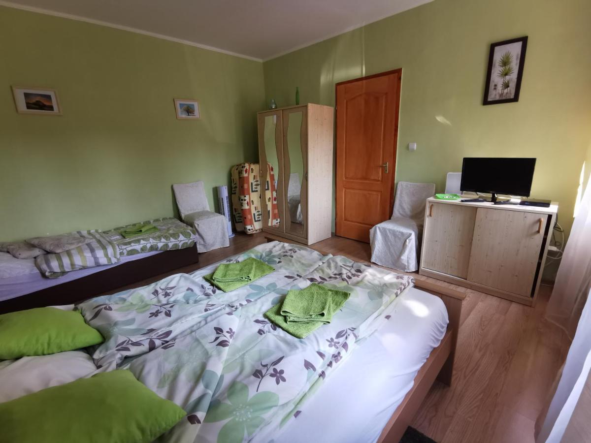 Kis Rigo Vendeghaz Hotel Salgotarjan Luaran gambar